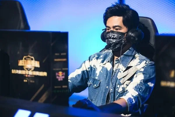 周杰伦lol什么水平，周杰伦演唱会
