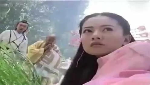 朱元璋把周芷若放在一棵树下-朱元璋遇周芷若奇缘